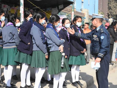 ‘अब लाम लागेर गाडी चढ्नुहोस्’