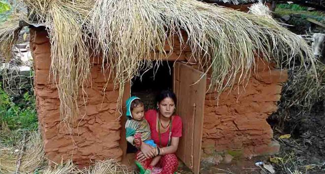महिलाले नै छाड्न सक्दैनन् छाउपडी प्रथा