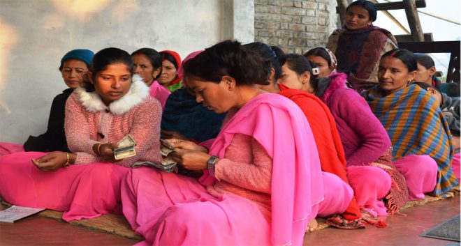 महिलालाई मुखिया बनाउँदै माइक्रो फाइनान्स