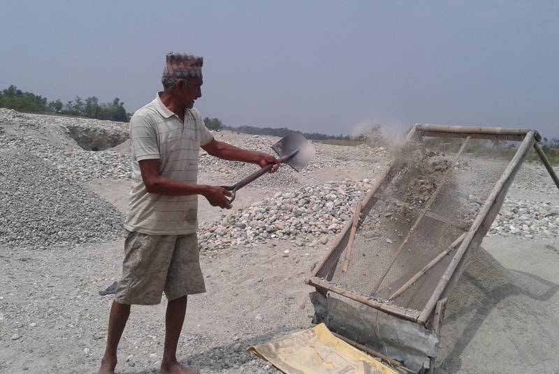 मजदुर अभावले निर्माण कार्य प्रभावित
