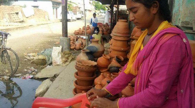 भाँडा बनाउने पेशामा न्युन आकर्षण
