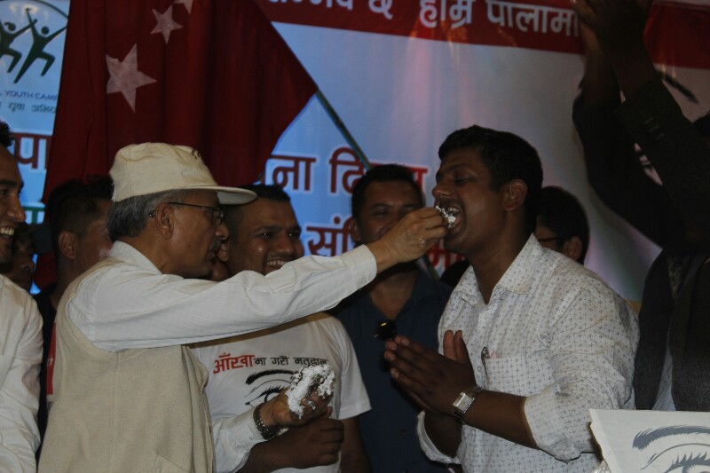 ‘ह्याप्पी बर्थ डे बाबुराम’