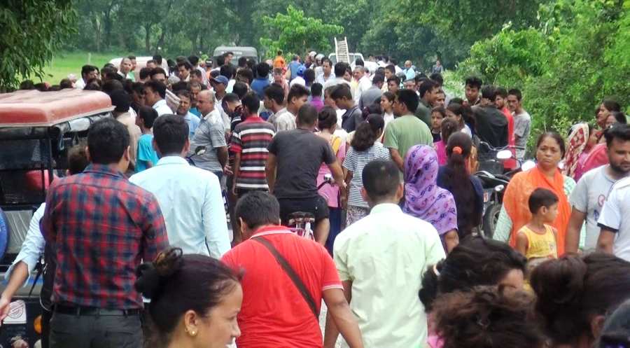 बालिका हत्याको विरोधमा कञ्चनपुर दिनभर तनावग्रस्त, प्रहरीद्वारा १२ राउन्ड आश्रुग्याँस प्रहार