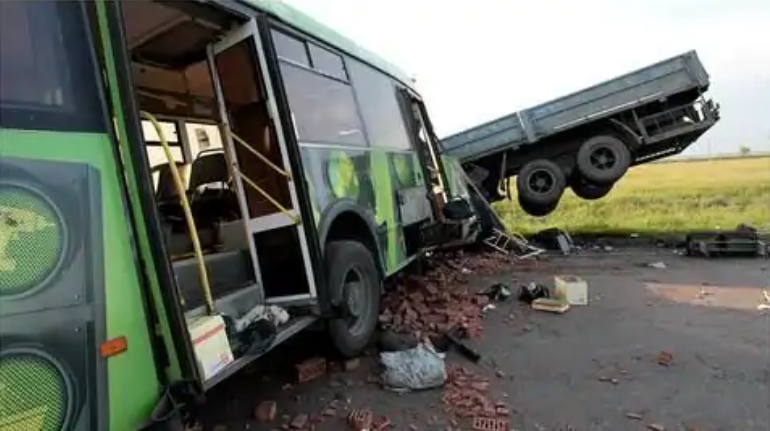 pakistan-accident-newskarobar