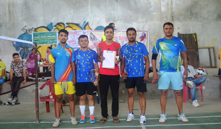 प्रथम मिलिजुली ब्याडमिन्टन प्रतियोगिताको उपाधि बस्नेत र भण्डारीको जोडीलाई