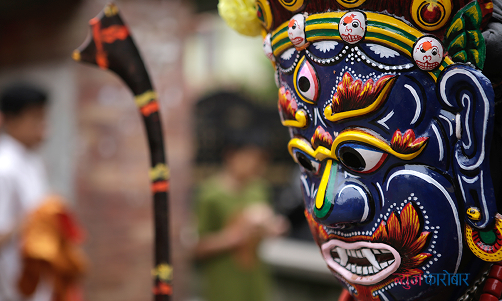 सोह्र तस्बिरमा हेर्नुस् हाँडीगाउँको खड्ग जात्रा (फोटो फिचर)