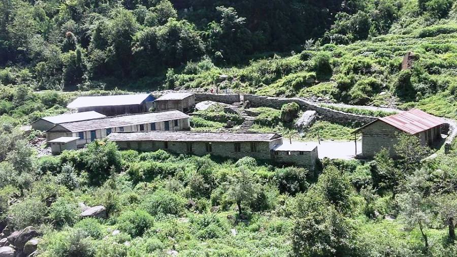 विद्यालय भवन बगाएपछि रितुङ माविको पठनपाठन ठप्प