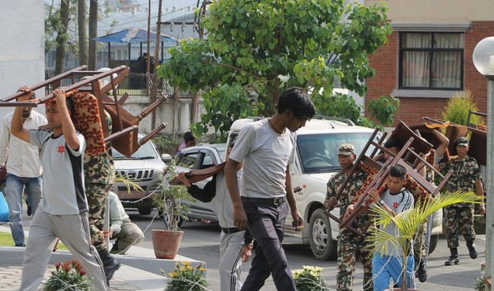 प्रधानमन्त्रीज्यू ! बालुवाटार सरकारी निवास कि पार्टी प्यालेस ?