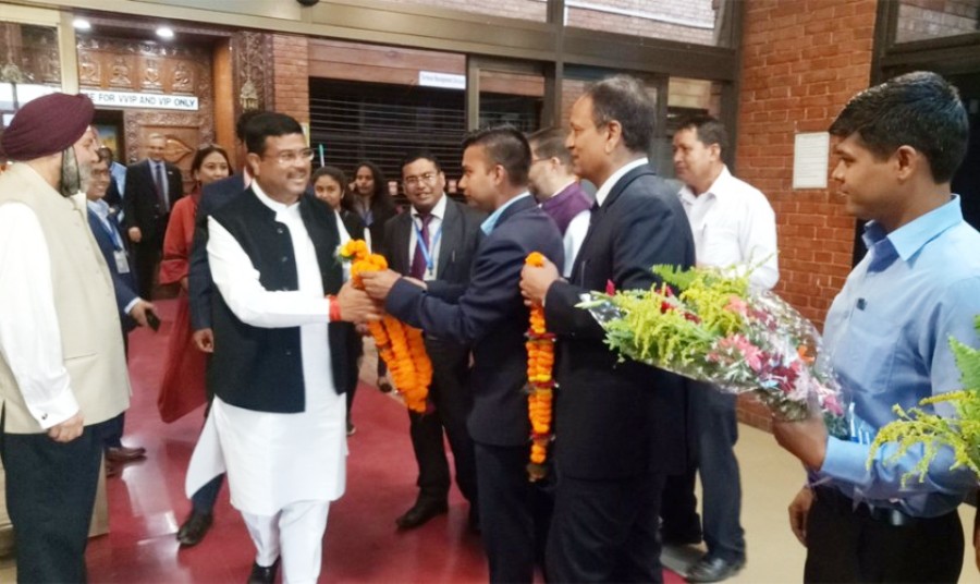 किन आए भारतीय पेट्रोलियम मन्त्री प्रधान काठमाडौंमा ?