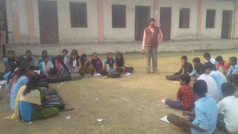 जस्तापाताले छाएको विद्यालय भवन, स्कुले बालबालिकाको बिजोग