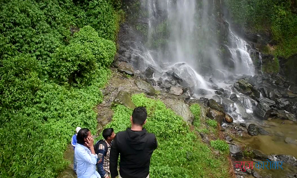 ह्यातुङ झरना : प्रकृतिको अनुपम उपहार (फोटो फिचर)