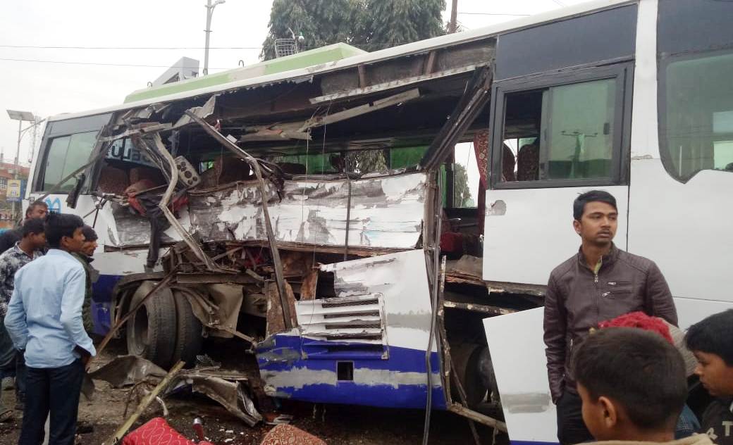 bus-accident-newskarobar