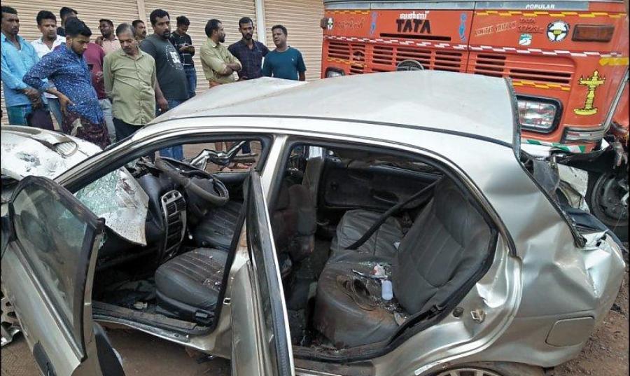 car-truck-accident-ndia-newskarobar