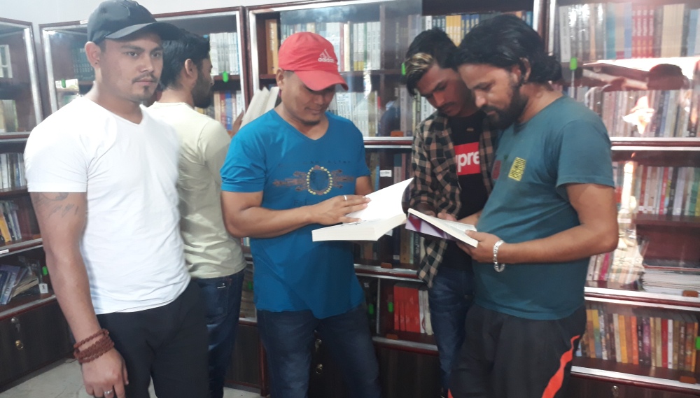 कैदीका प्रश्न- हाम्रा रचना पुस्तकमा समावेश गर्न मिल्छ ?