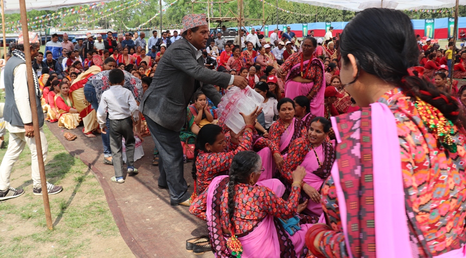 पोखरामा सुरु भयो फेवा महोत्सव