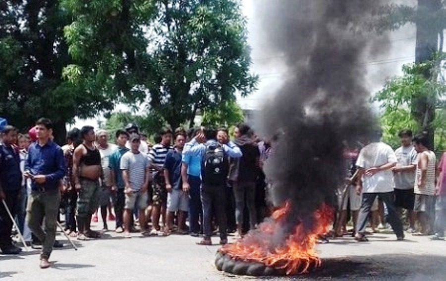 बुटवलमा ट्रिपरको ठक्करबाट एकको मृत्यु, सडक अवरुद्ध