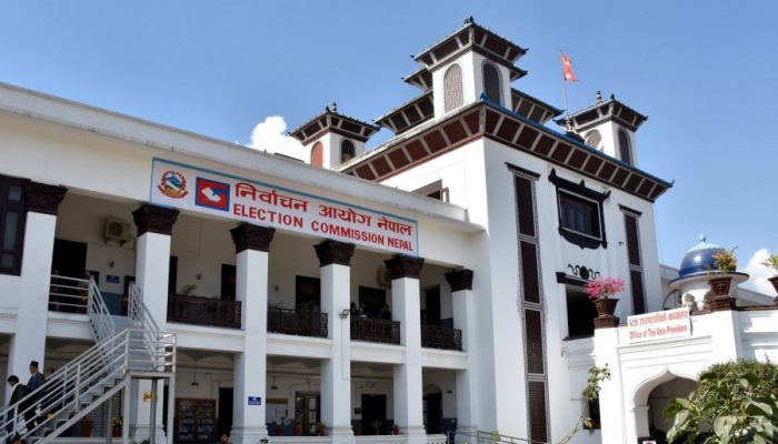 निर्वाचन आयोगले नेकपाका दुवै पक्षलाई छलफलमा बोलायो