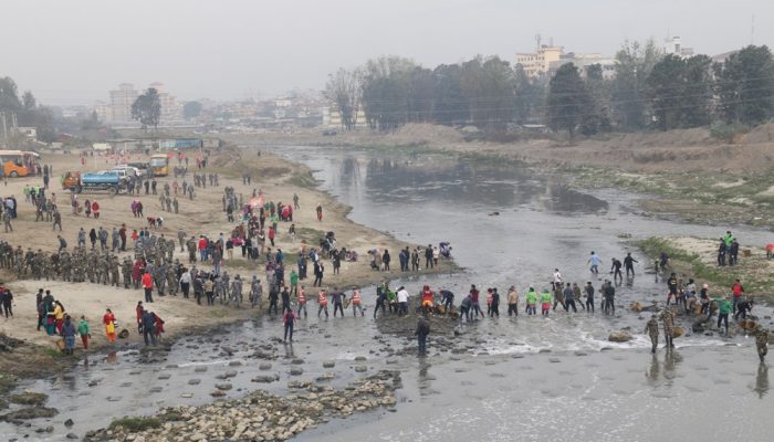 पशुपति र शंखमूल क्षेत्रमा बागमती सफाइ