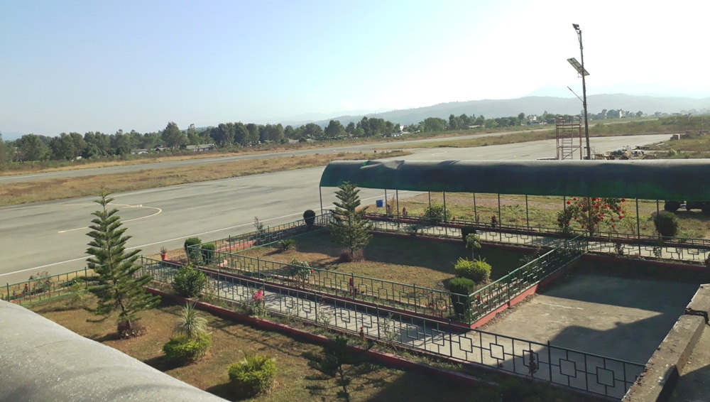 सुर्खेत विमानस्थलको धावनमार्ग अझ साँघुरिने