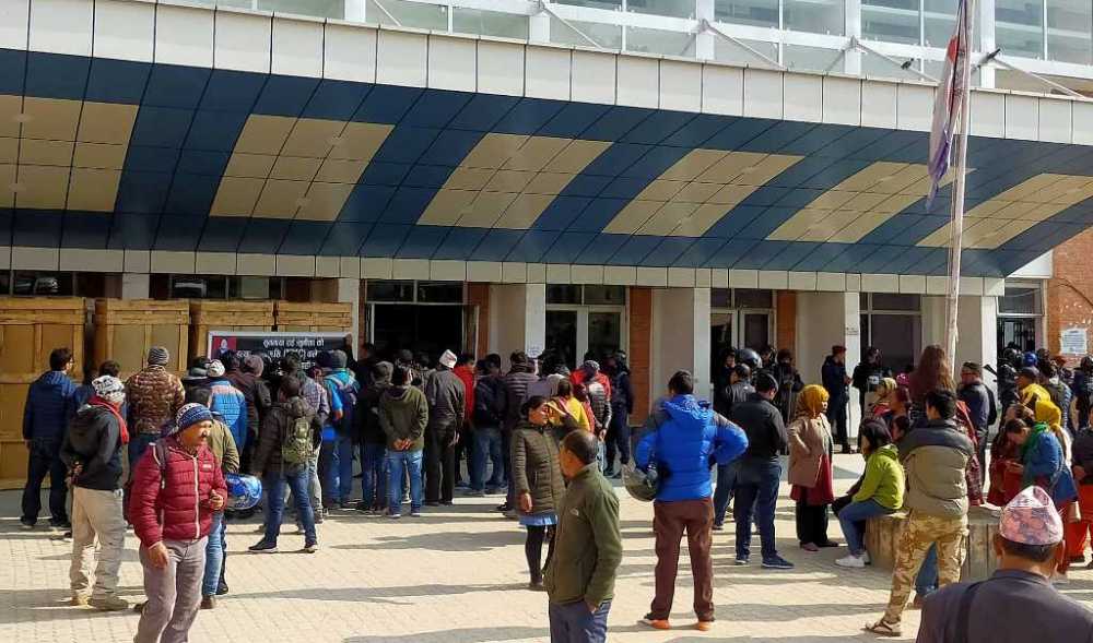 सुत्केरीको मृत्यु भएपछि नेपाल मेडिकल कल‍ेजमा तोडफोड