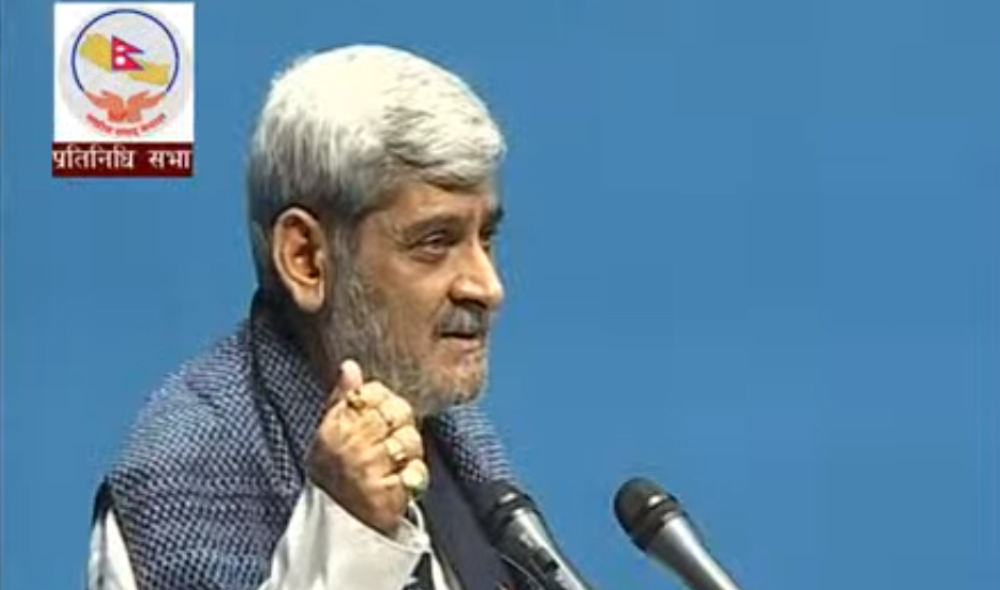 हृदयेश त्रिपाठीको प्रश्न : थारू र मधेसी देख्नेबित्तिकै प्रहरीले गोली चलाउन पर्ने हो ?