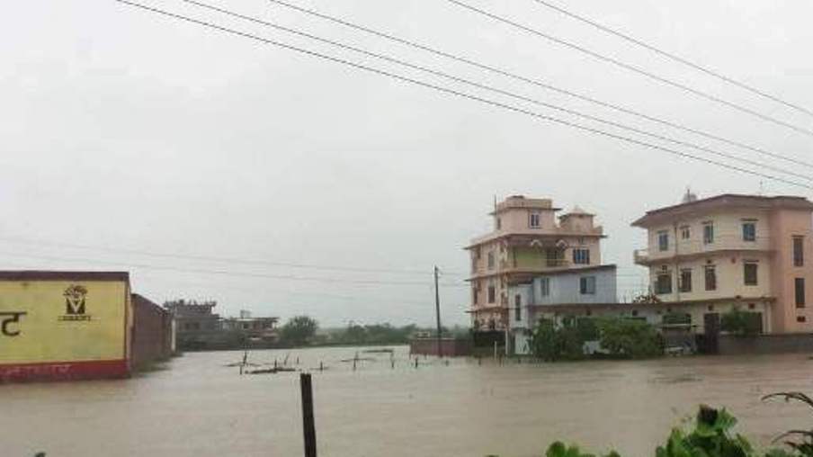 बाढी गाउँ पसेपछि कैलालीका सय घर डुबानमा