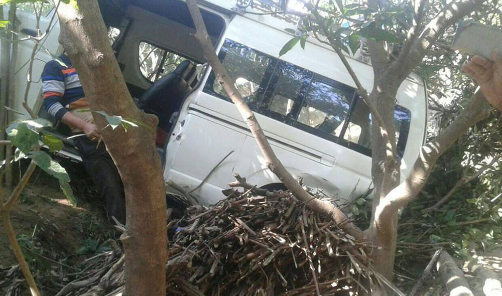 डडेल्धुरामा माइक्रोबस दुर्घटना, १७ जना घाइते