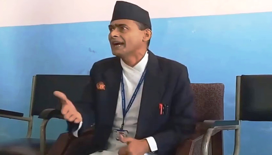 उपसचिव प्रेम सञ्जेलमाथि कार्यकक्षमै हातपात