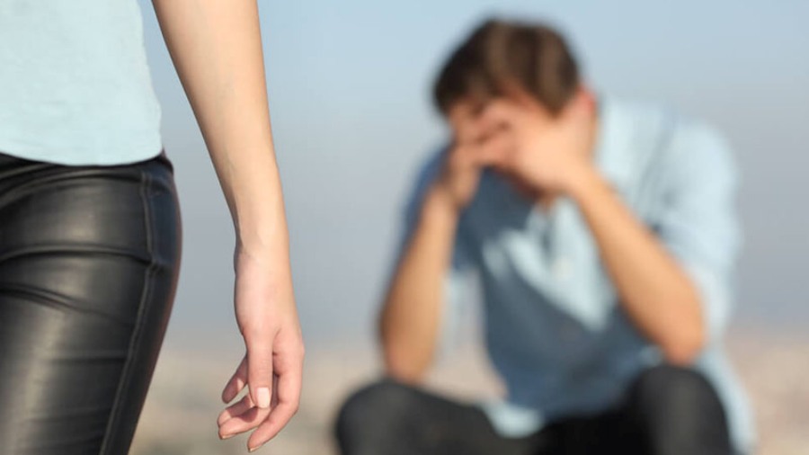 श्रीमान् विदेश : श्रीमती परपुरुषसँग गएपछि …