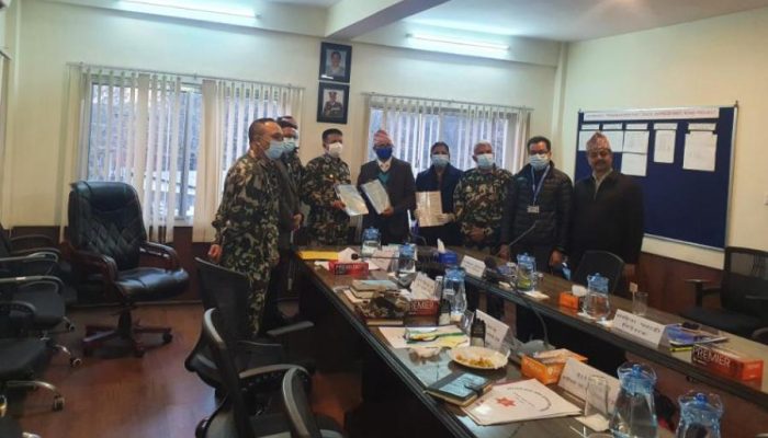 द्रुत मार्गमा अप्टिकल फाइबर बिछ्याउन सम्झौता सम्पन्न