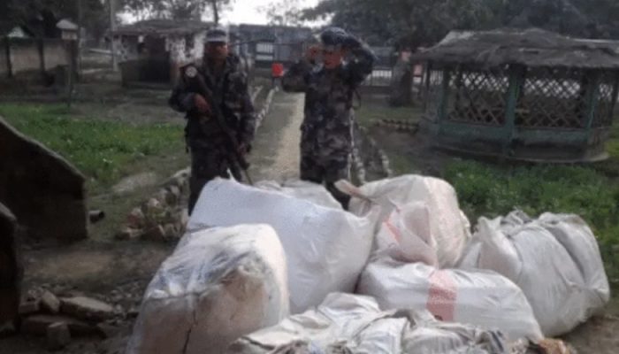 भन्सार छलेर भित्रिँदै गरेको करिब ६ लाखको सामान बरामद